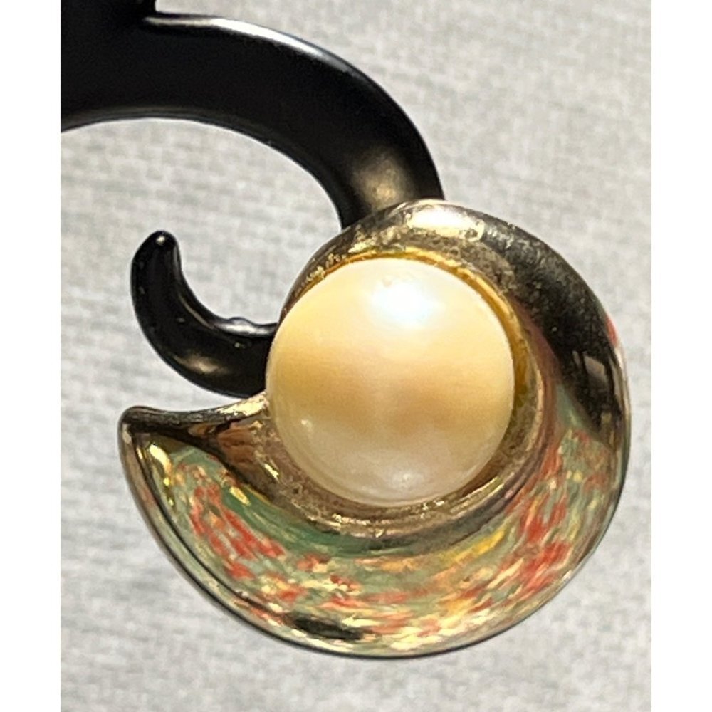 Vintage Pearl Scallop Earrings
